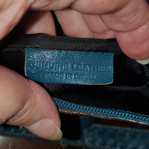 Fossil Brand Teal Leather Women's Handbag. - Picture 6 of 9